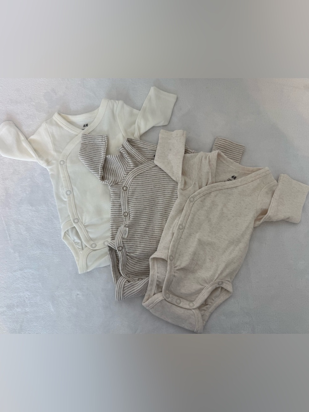 3 H&M Neutral Ivory and Beige Baby Bodysuit Set